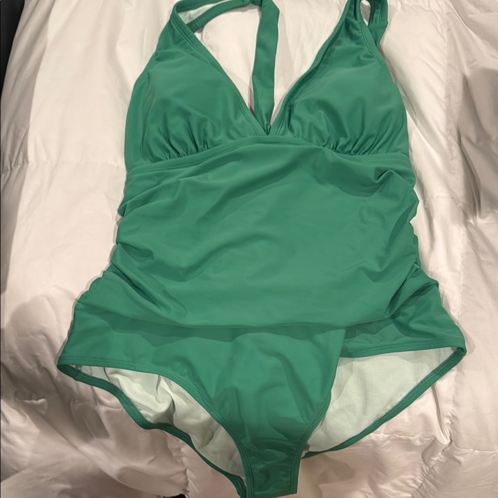 Cupshe Green One Piece Swimsuit with Halter Neck